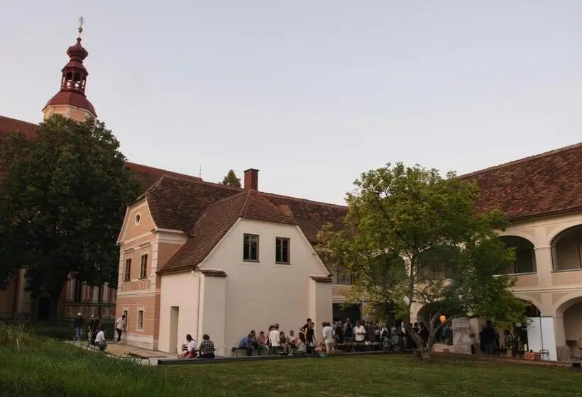 Pokój Standard, Der Pfarrhof