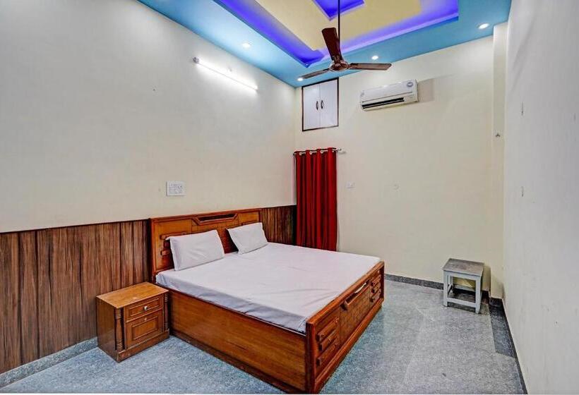 Трехместный Номер Классика, Oyo Vashudev Garden