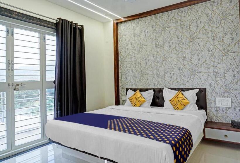 Classic Kolmen Hengen Huone, Spot On Mount View Lodging