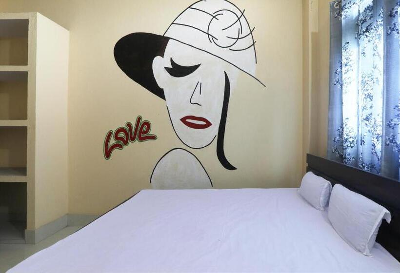 Quarto Triplo Clássico, Spot On Om Guest House