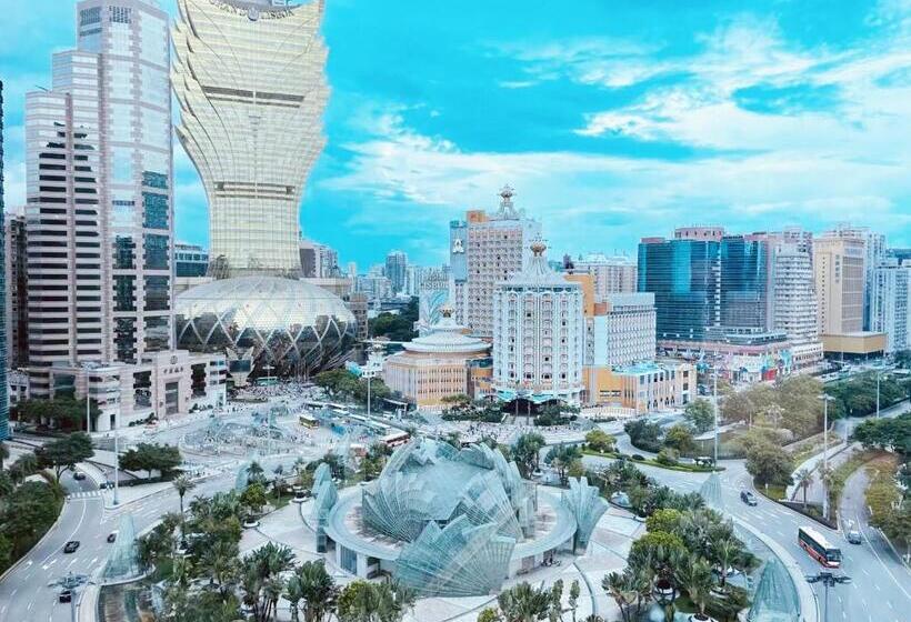 Standard Room King Size Bed, Yoho Treasure Island