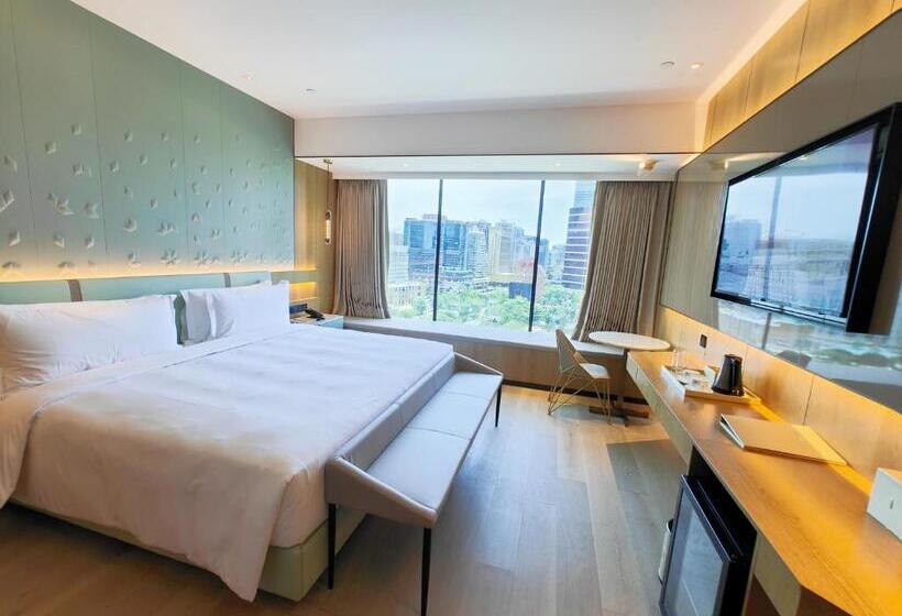 Standard Room King Size Bed, Yoho Treasure Island