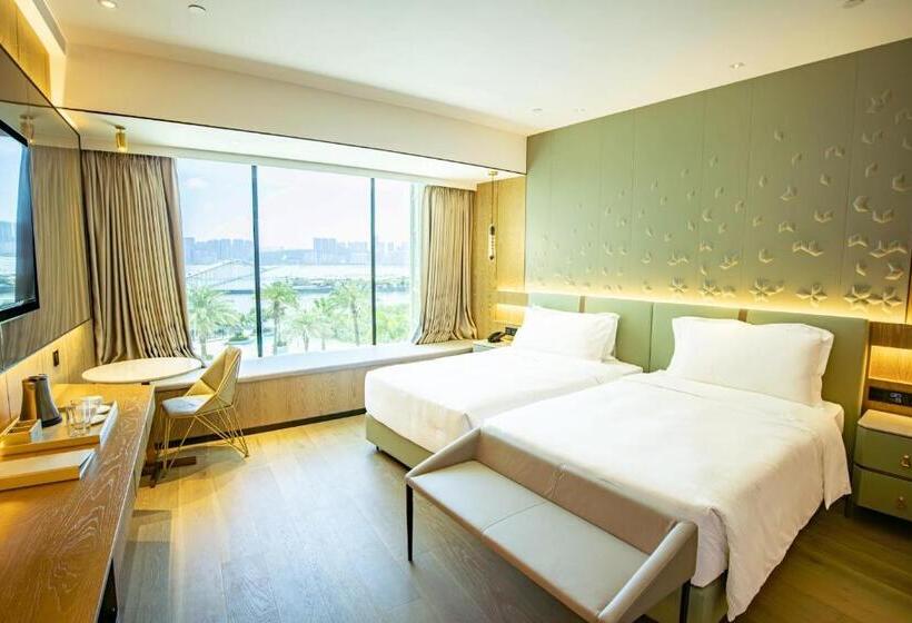 Standard Room Lake View, Yoho Treasure Island