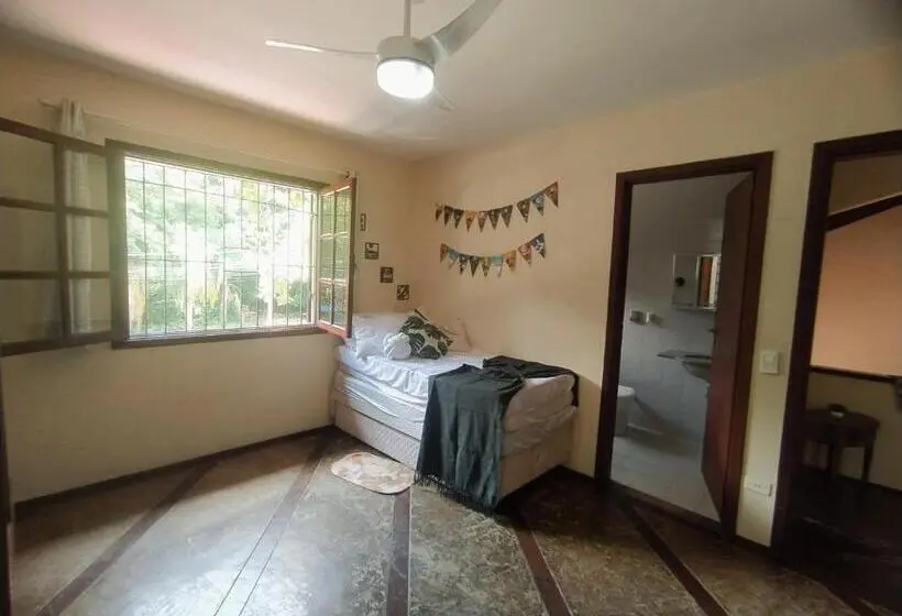 スタンダードトリプルルーム, Hostel Na Praia Com Ampla área De Lazer