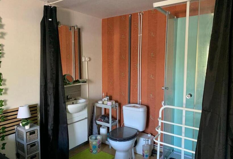 Номер Стандарт, Une Agreable Chambre Independante