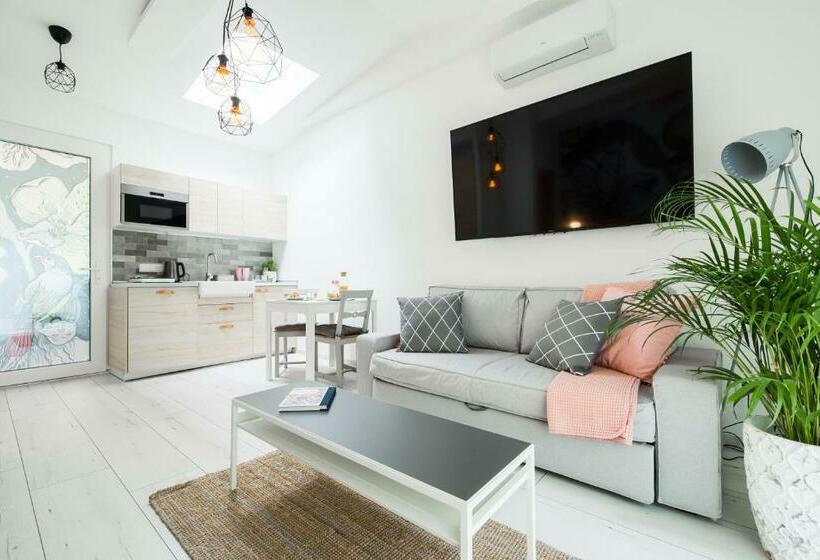 Студия Стандарт, Fifteen Boutique Rooms Budapest With Self Check In