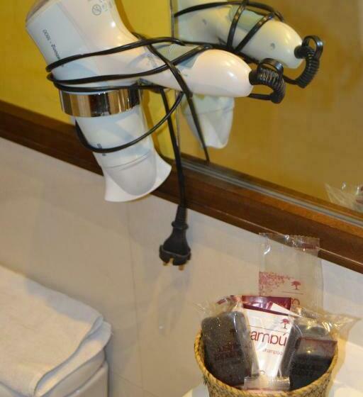 经济房, Hostal Al Andalus