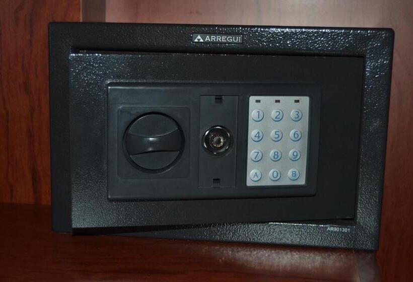 经济房, Hostal Al Andalus