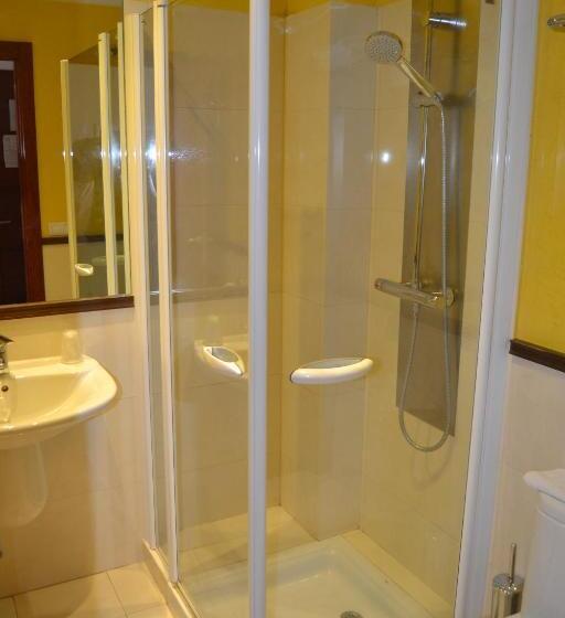 标准三人间, Hostal Al Andalus