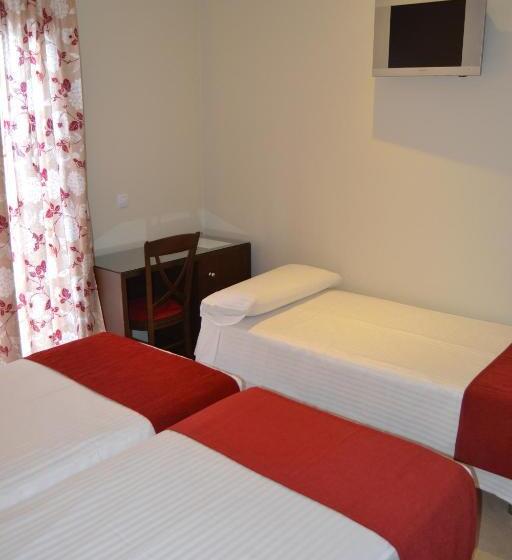 标准三人间, Hostal Al Andalus