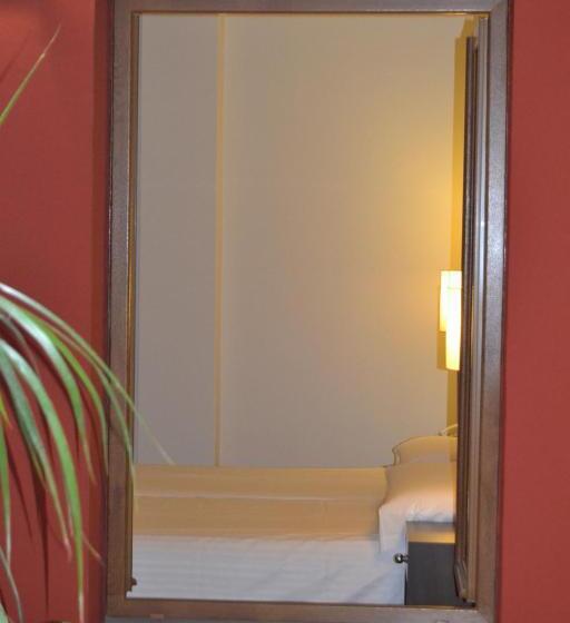 经济房, Hostal Al Andalus