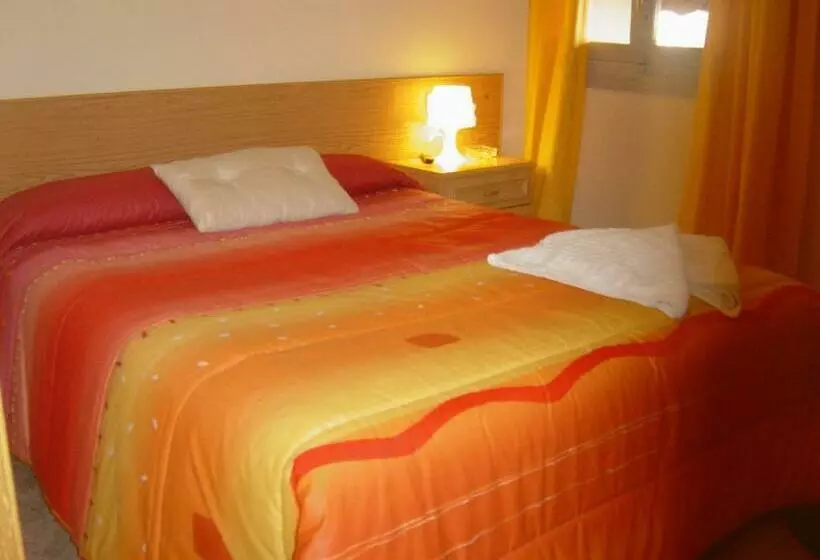 اتاق استاندارد یک نفره, Hostal Emilio Barajas