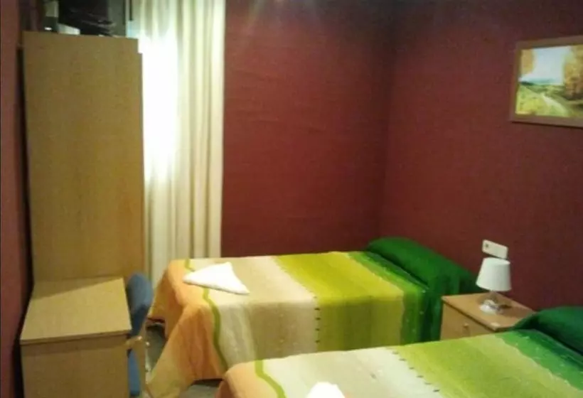 اتاق استاندارد یک نفره, Hostal Emilio Barajas
