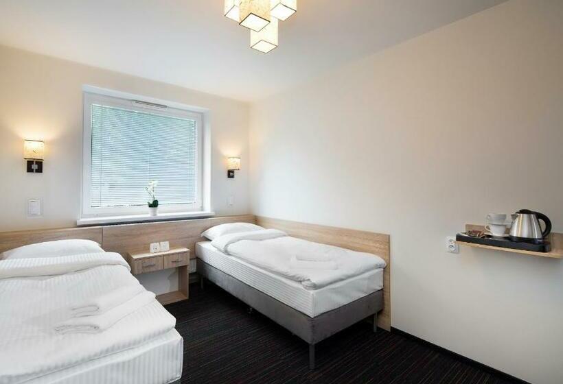 חדר סטנדרט, Automobil