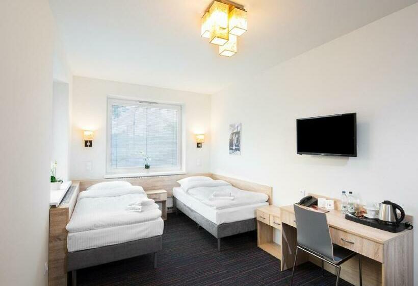 סוויטה משפחתית, Automobil