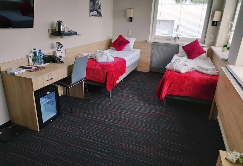 חדר סופריור, Automobil