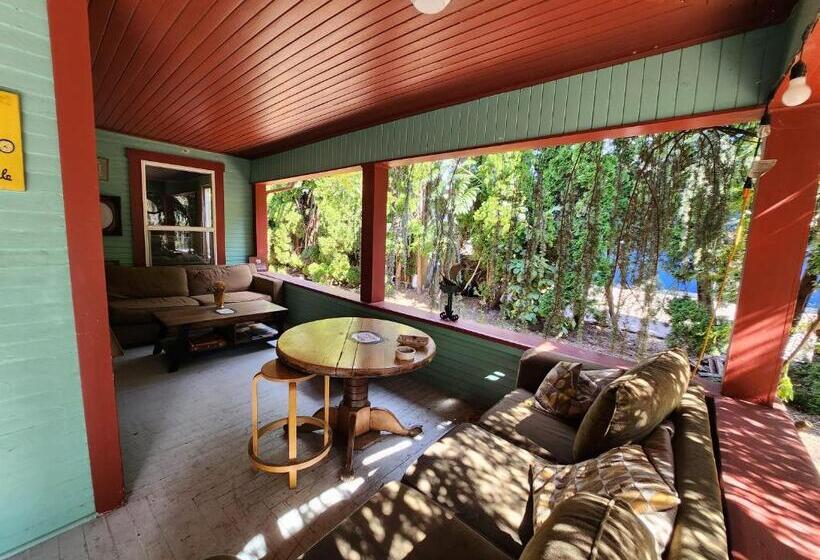 침실 4개 주택, Eugene Lodge And International Hostel