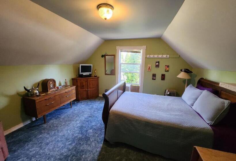 침실 4개 주택, Eugene Lodge And International Hostel