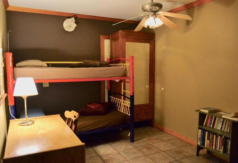 공동 객실, Eugene Lodge And International Hostel