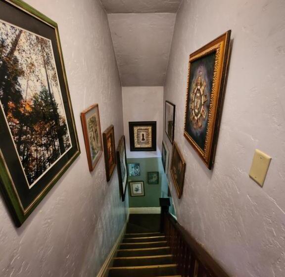 침실 4개 주택, Eugene Lodge And International Hostel