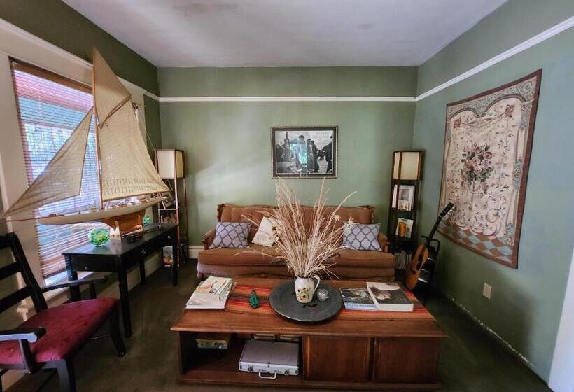 침실 4개 주택, Eugene Lodge And International Hostel