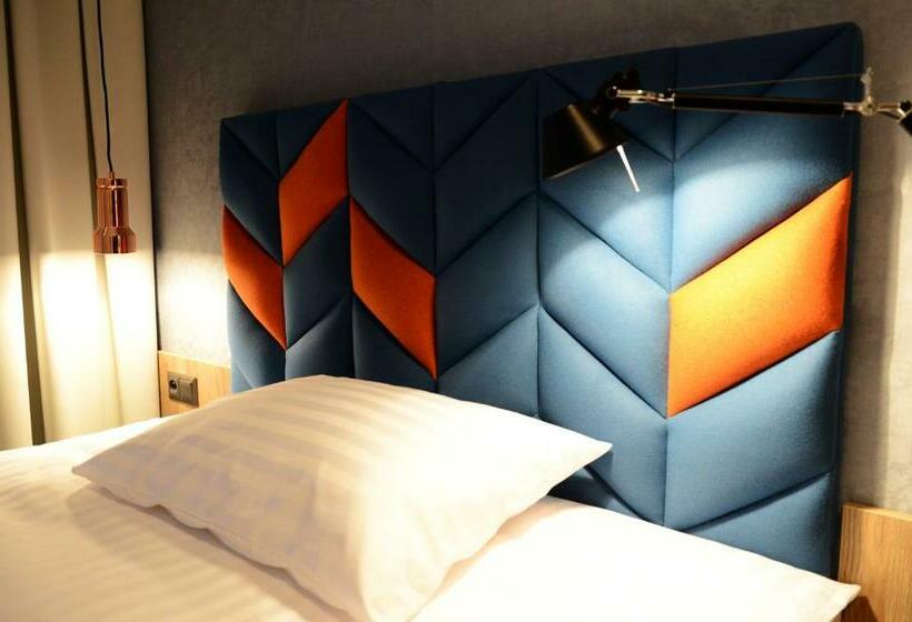 اتاق لوکس یک تخته, Faros Gdansk Airport