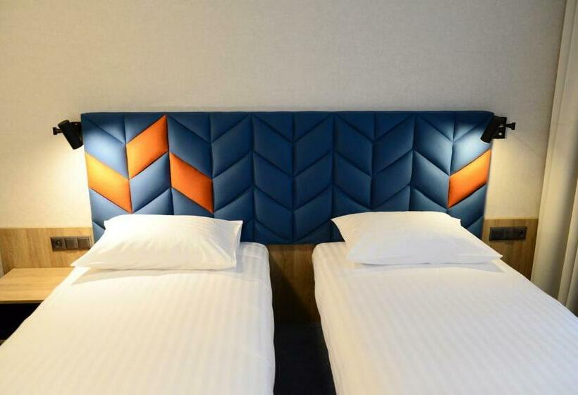 اتاق لوکس, Faros Gdansk Airport