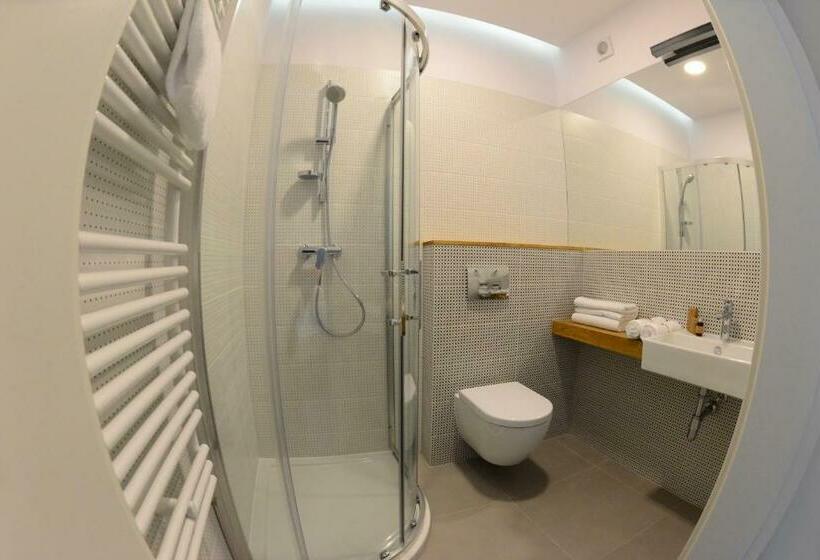 اتاق لوکس, Faros Gdansk Airport