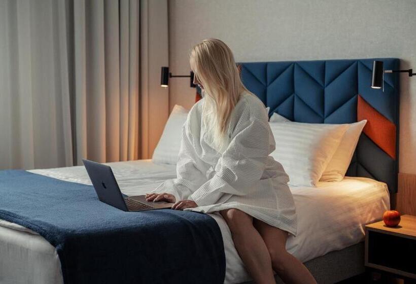 اتاق سوپریور, Faros Gdansk Airport