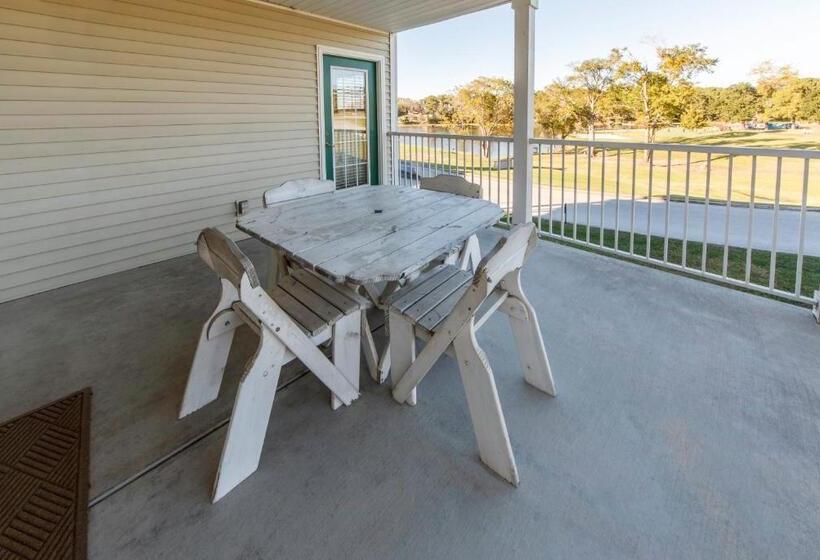 فيلا غرفتين نوم, Holiday Inn Club Vacations Piney Shores Resort At Lake Conroe