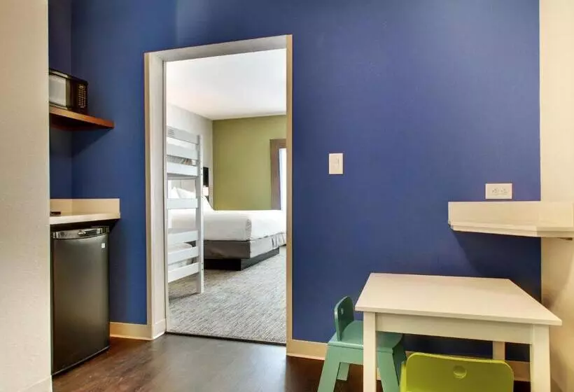 キングサイズベッドのスイートルーム, Holiday Inn Express & Suites Charleston Ne Mt Pleasant Us17, An Ihg