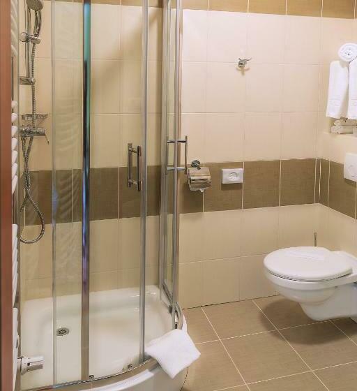 غرفة قياسية, I Restauracja Brochów