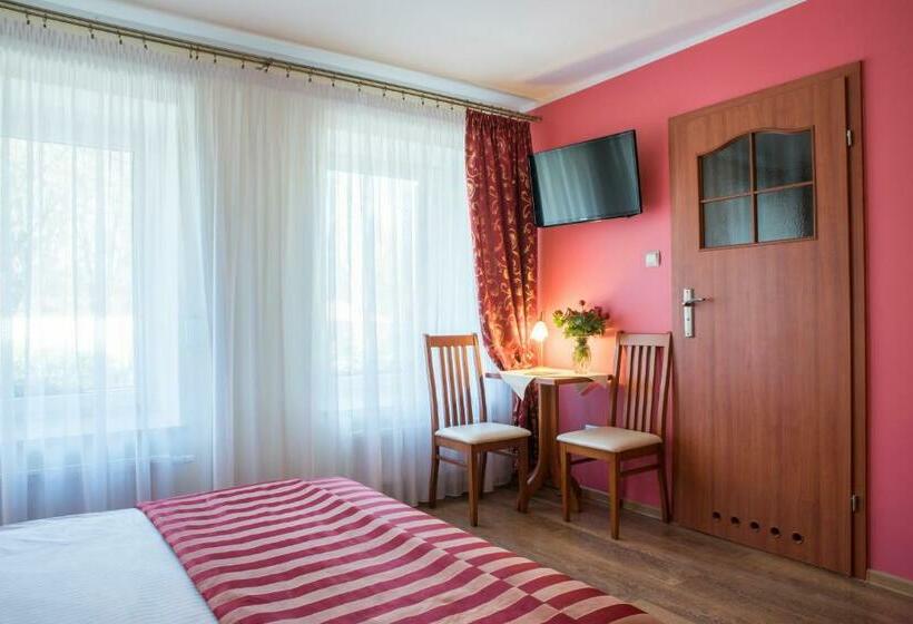 غرفة ديلوكس, I Restauracja Brochów