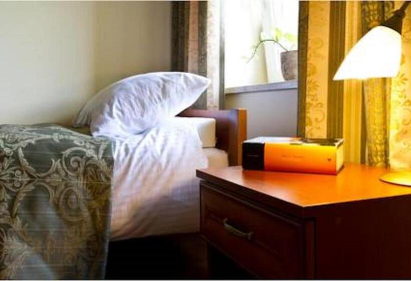 غرفة قياسية فردية, I Restauracja Brochów