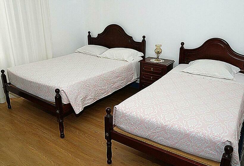 バス共有のスタンダードルーム, Pensao Astoria