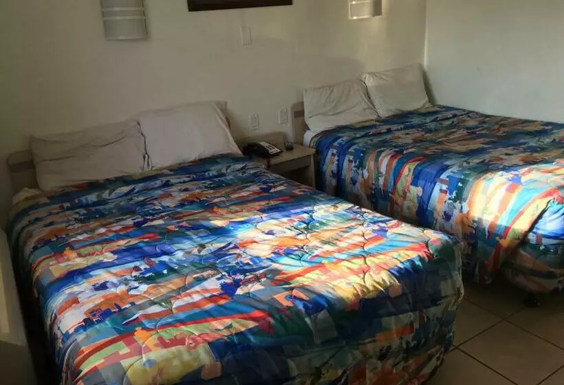 ２ダブルベッドのスタンダードルーム, Relax Inn Forth Worth