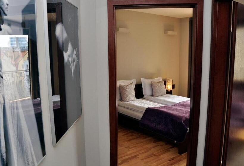 آپارتمان لوکس 2 خوابه, Sleepwalker Boutique Suites