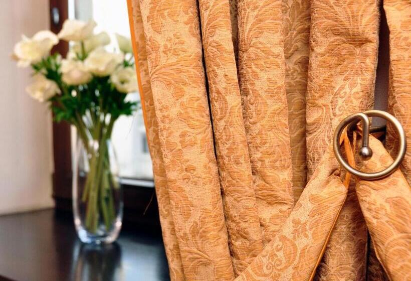 آپارتمان لوکس 2 خوابه, Sleepwalker Boutique Suites