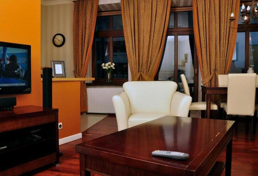 آپارتمان لوکس 2 خوابه, Sleepwalker Boutique Suites