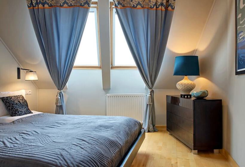 آپارتمان لوکس 2 خوابه, Sleepwalker Boutique Suites