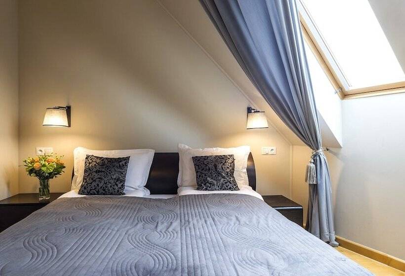 آپارتمان لوکس 2 خوابه, Sleepwalker Boutique Suites