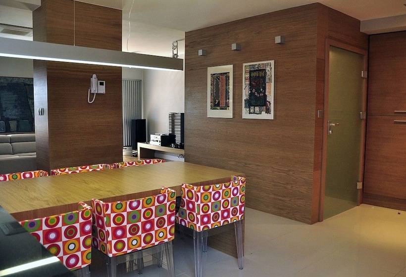 1 Bedroom Penthouse Apartment, Sleepwalker Boutique Suites