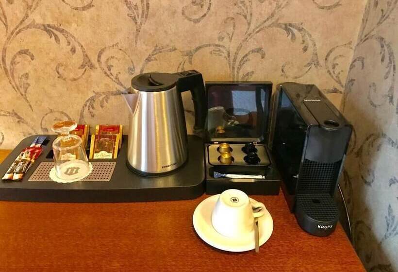 1 Bedroom Penthouse Apartment, Sleepwalker Boutique Suites