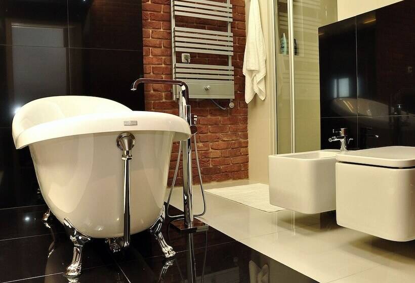 1 Bedroom Penthouse Apartment, Sleepwalker Boutique Suites