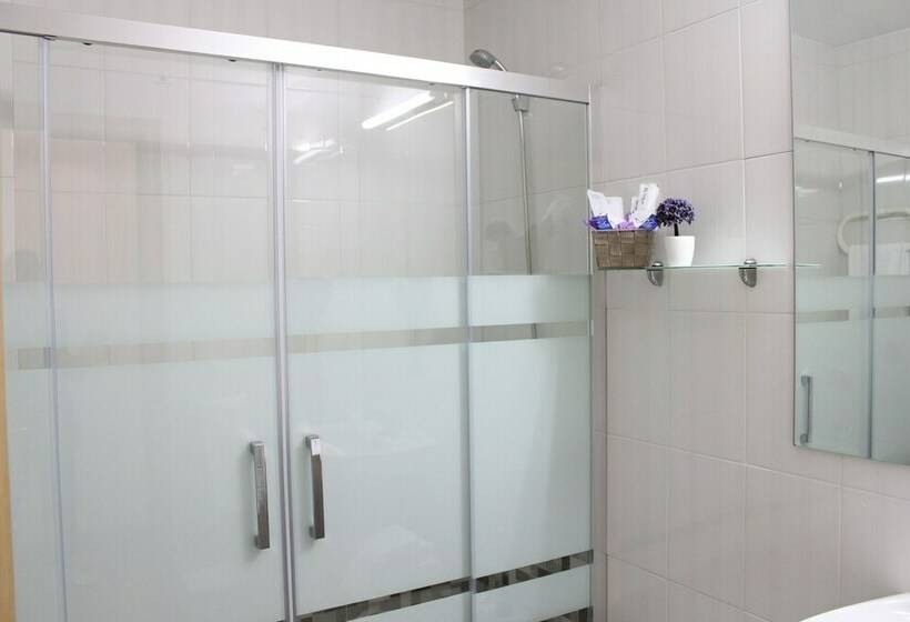 スタンダードルーム, Voar