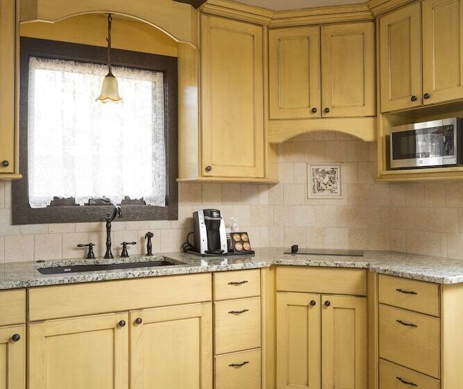 Хижина, The Landing At Estes Park