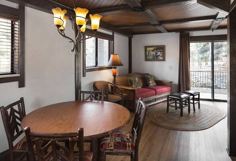 Хижина, The Landing At Estes Park