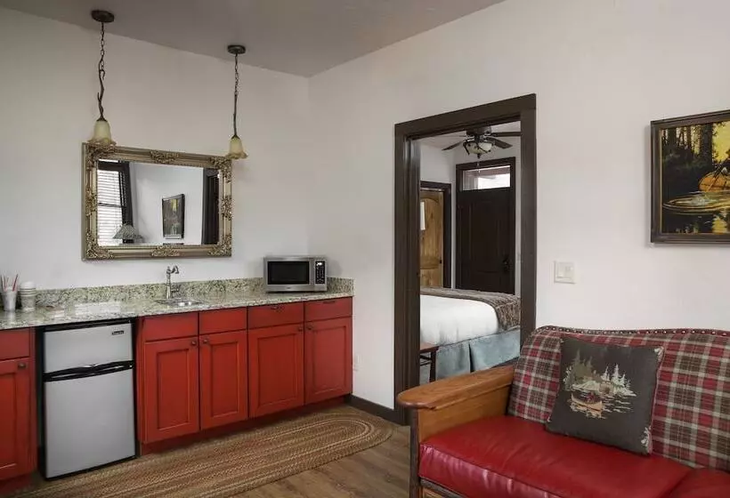 ツーベッドルーム　ヴィラ, The Landing At Estes Park   Riverside Retreat