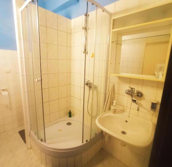 غرفة قياسية, Hostinec U Kačaby