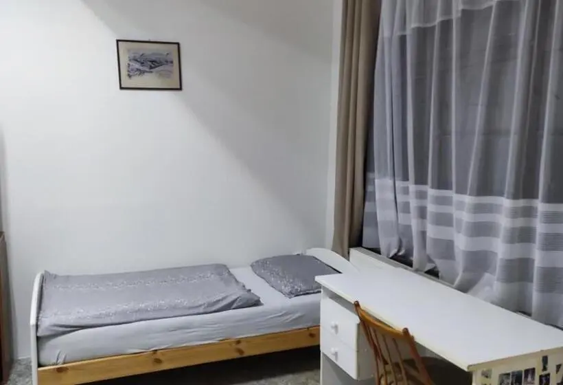 Standard Neljän Hengen Huone, Nároďák Jaroměř ,ubytování